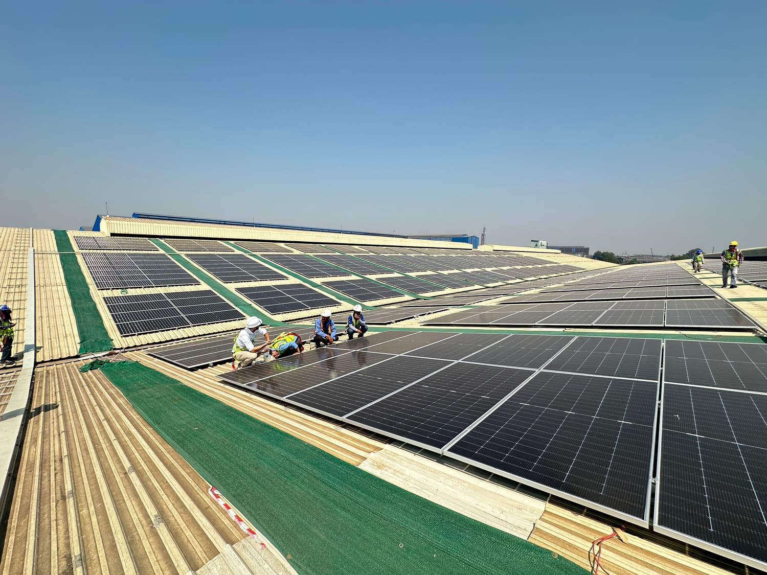 Rooftop solar under construction